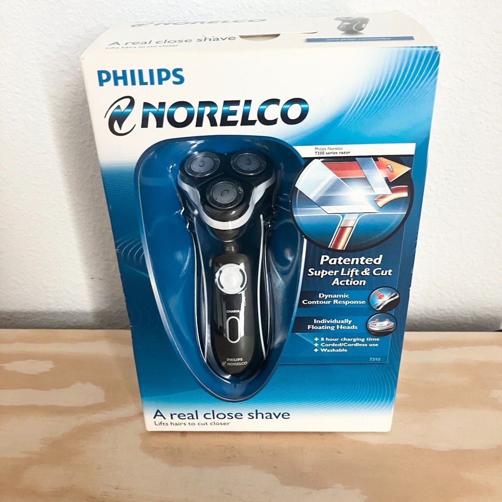 Philips Norelco Razor 7310 Rechargeable Corded & Cordless Power Shaver New